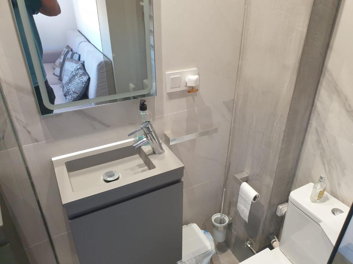 Atico Con Terraza Y Jacuzzi En El Centro Apartman Valencia Kültér fotó