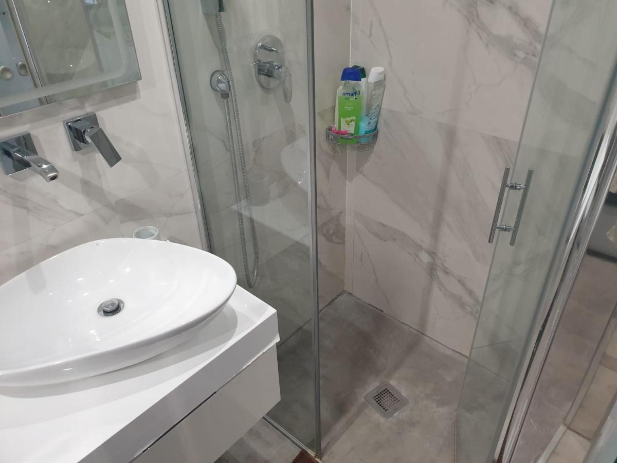 Atico Con Terraza Y Jacuzzi En El Centro Apartman Valencia Kültér fotó